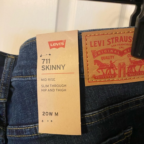 Levi’s Skinny Jeans - Picture 4 of 4